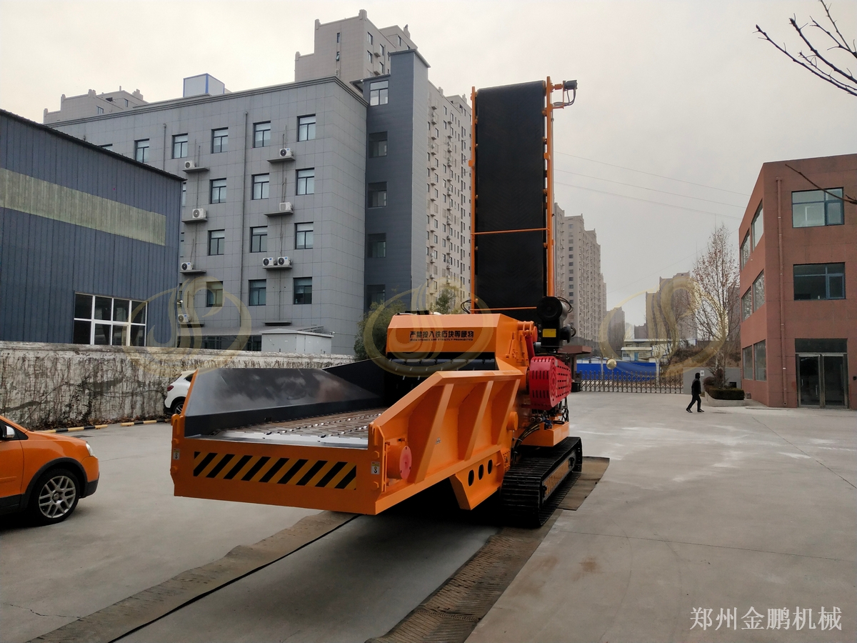 郑州金鹏移动式木材破碎机在分散料场生物质燃料预粉碎中的应用