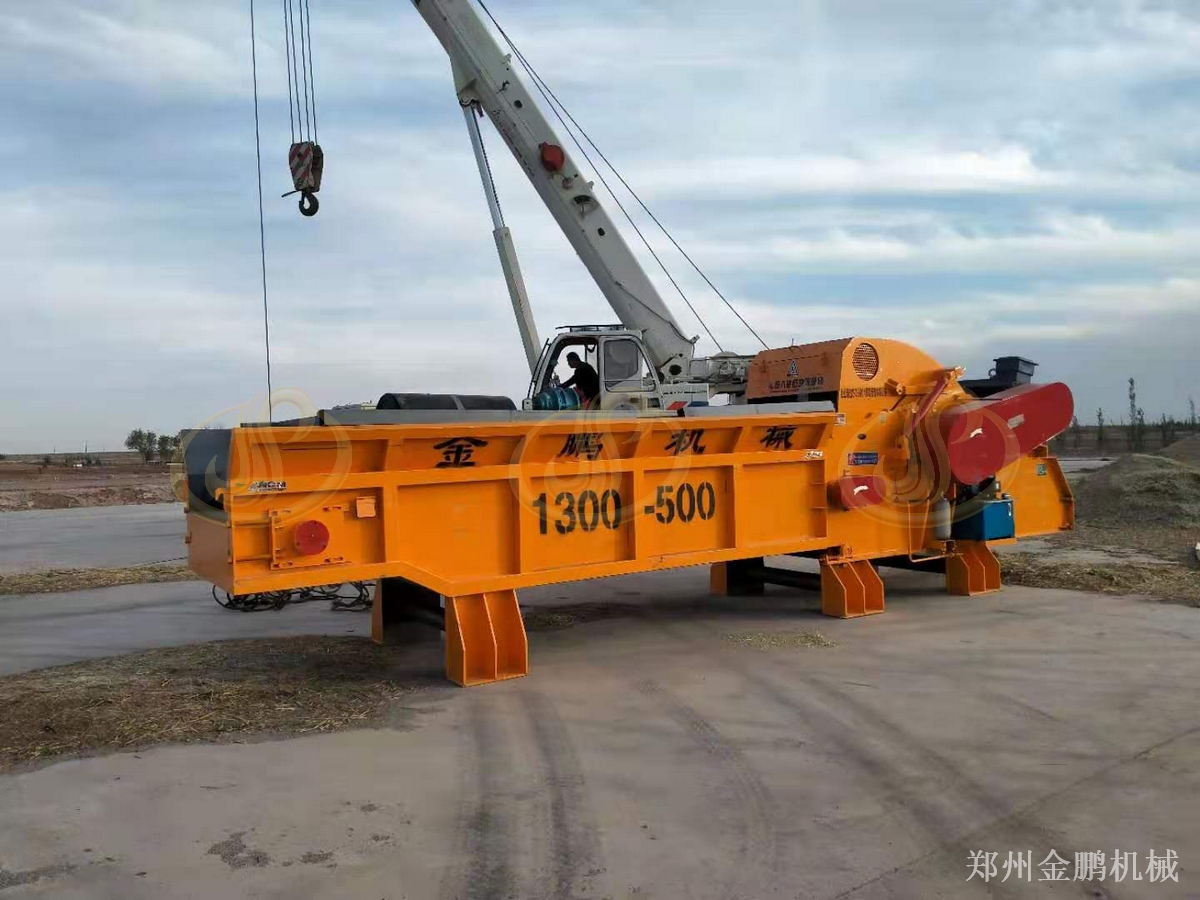 郑州金鹏大型木板粉碎机在废旧板材生物质燃料预处理中的应用