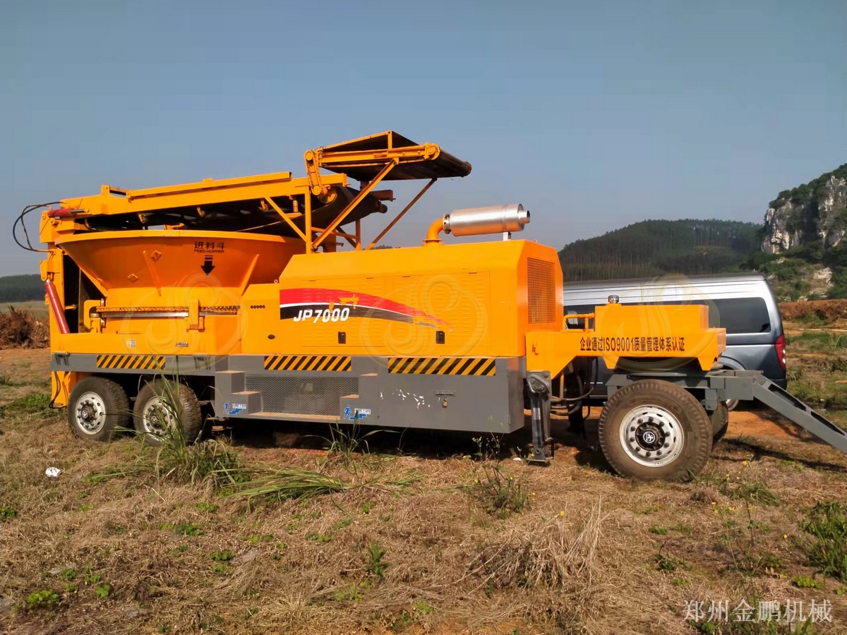 郑州金鹏圆盘木材破碎机在树根树墩预粉碎处理中的应用