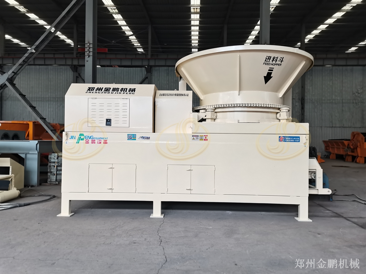 郑州金鹏大型树根粉碎机选型判断与动力移动配置参考