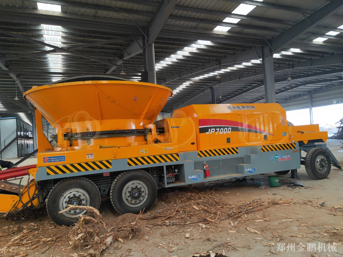 郑州金鹏移动大型树根粉碎机料场作业组织与配置参考