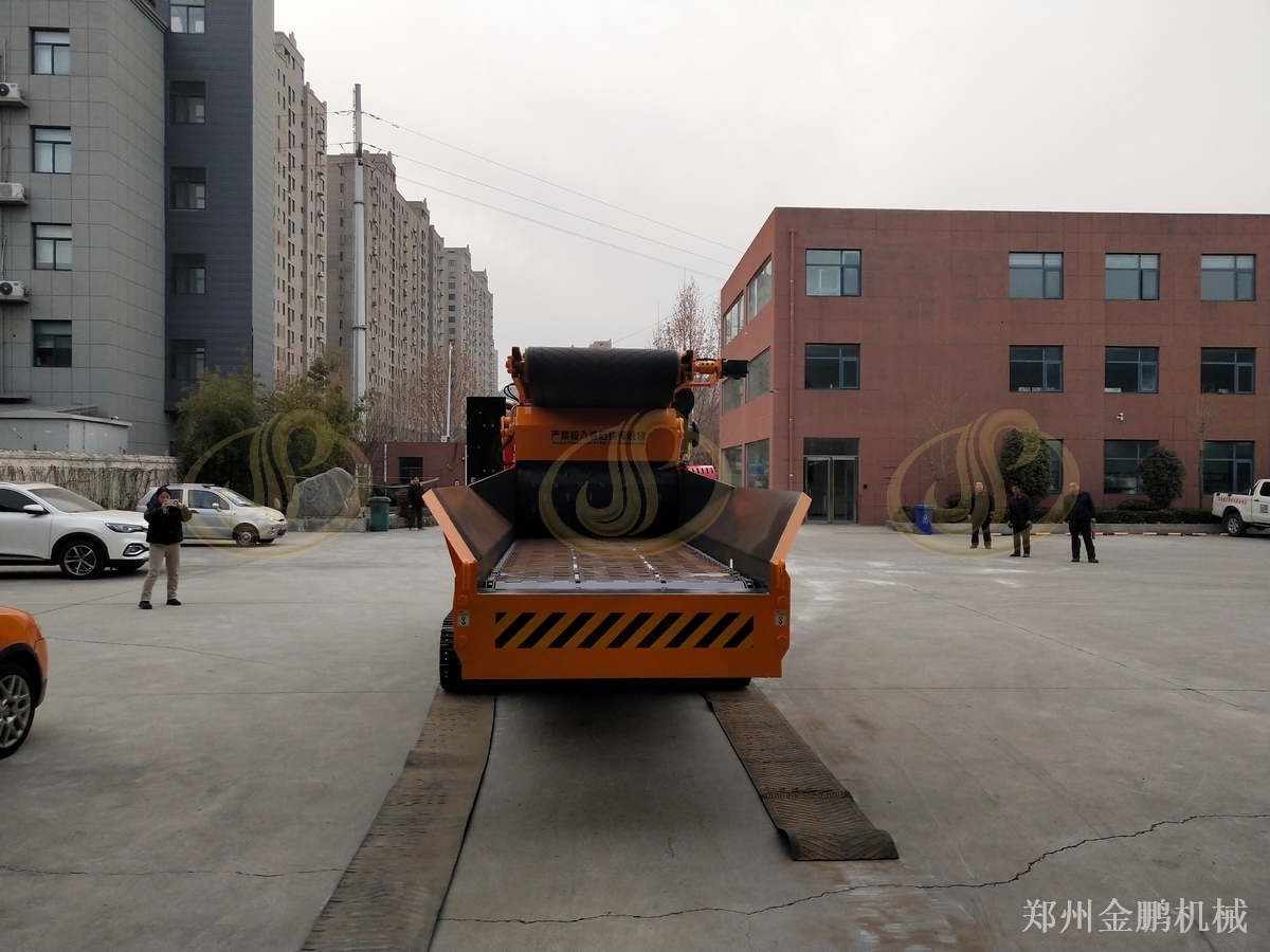 郑州金鹏多功能木材破碎机在集中料场与分散料堆的作业组织分析