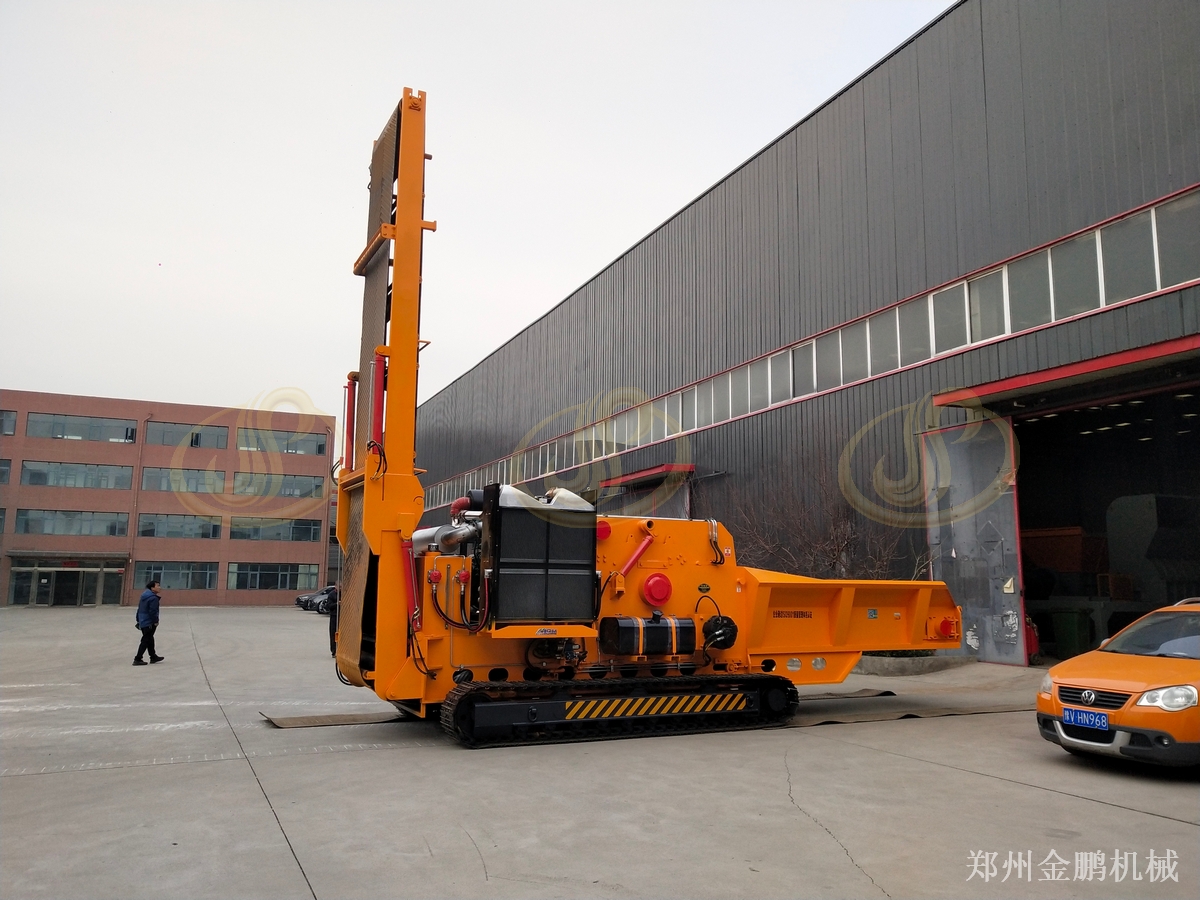 郑州金鹏带钉木材破碎机选型与集中料场作业组织分析