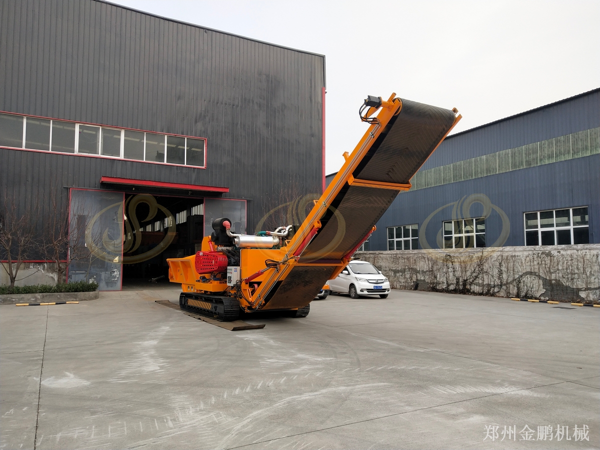 郑州金鹏大型植物粉碎机选型与集中料场作业组织分析