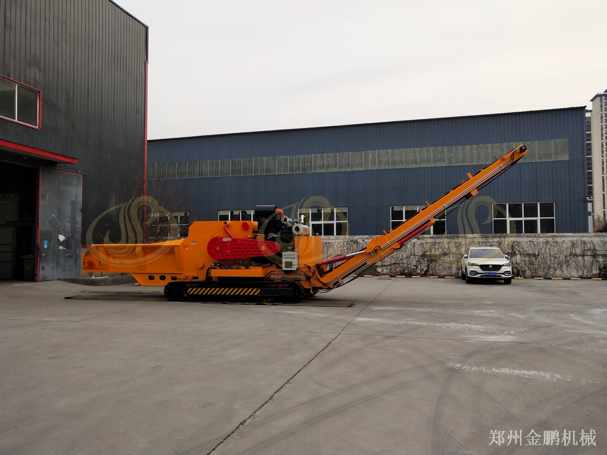 郑州金鹏中型树枝粉碎机大尺寸进料连续作业参数与处理流程