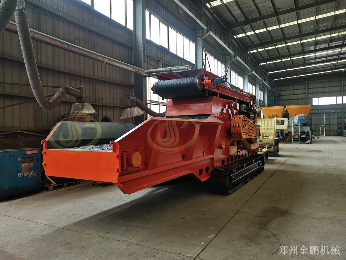郑州金鹏强制进料木材粉碎机物料形态与处理难点分析