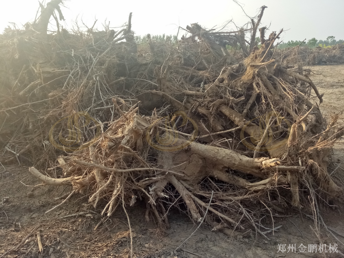 郑州金鹏圆木粉碎机选型参考与工况难点分析