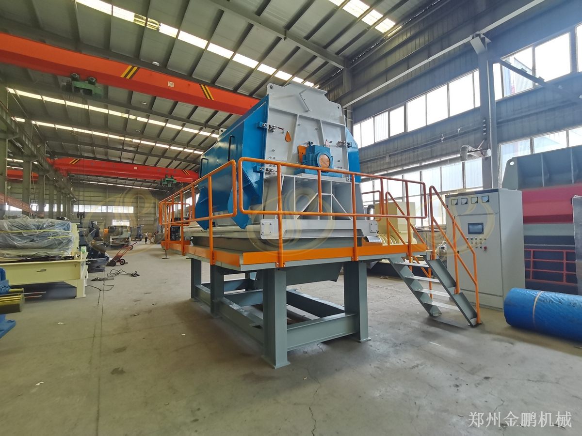 郑州金鹏酱油渣粉碎机处理湿黏物料选型要点